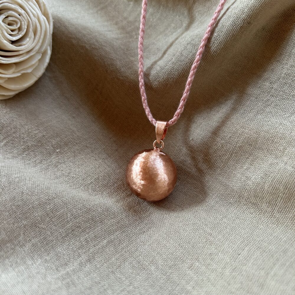 bola de grossesse or rose cordon rose