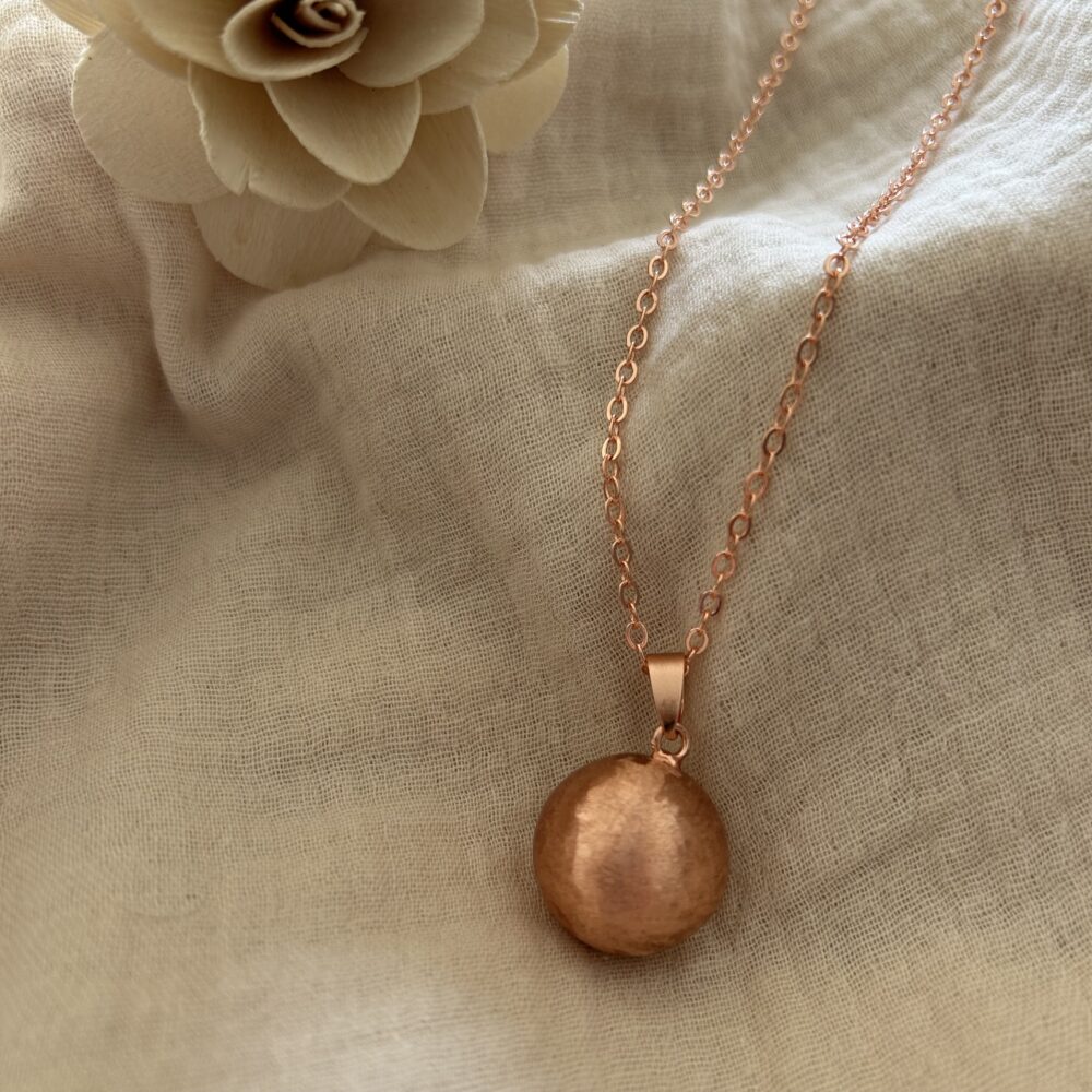 bola de grossesse en or rose mat