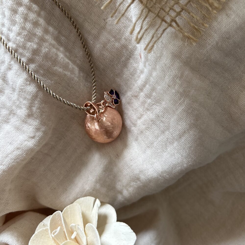 bola de grossesse or rose cordon doré et breloque