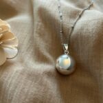 Eléanore llamador de ángeles de plata con cadena de bolas