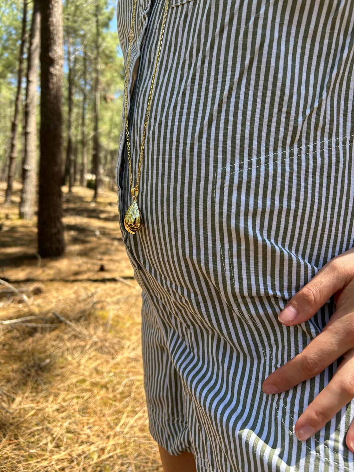 femme enceinte portant un bola de grossesse