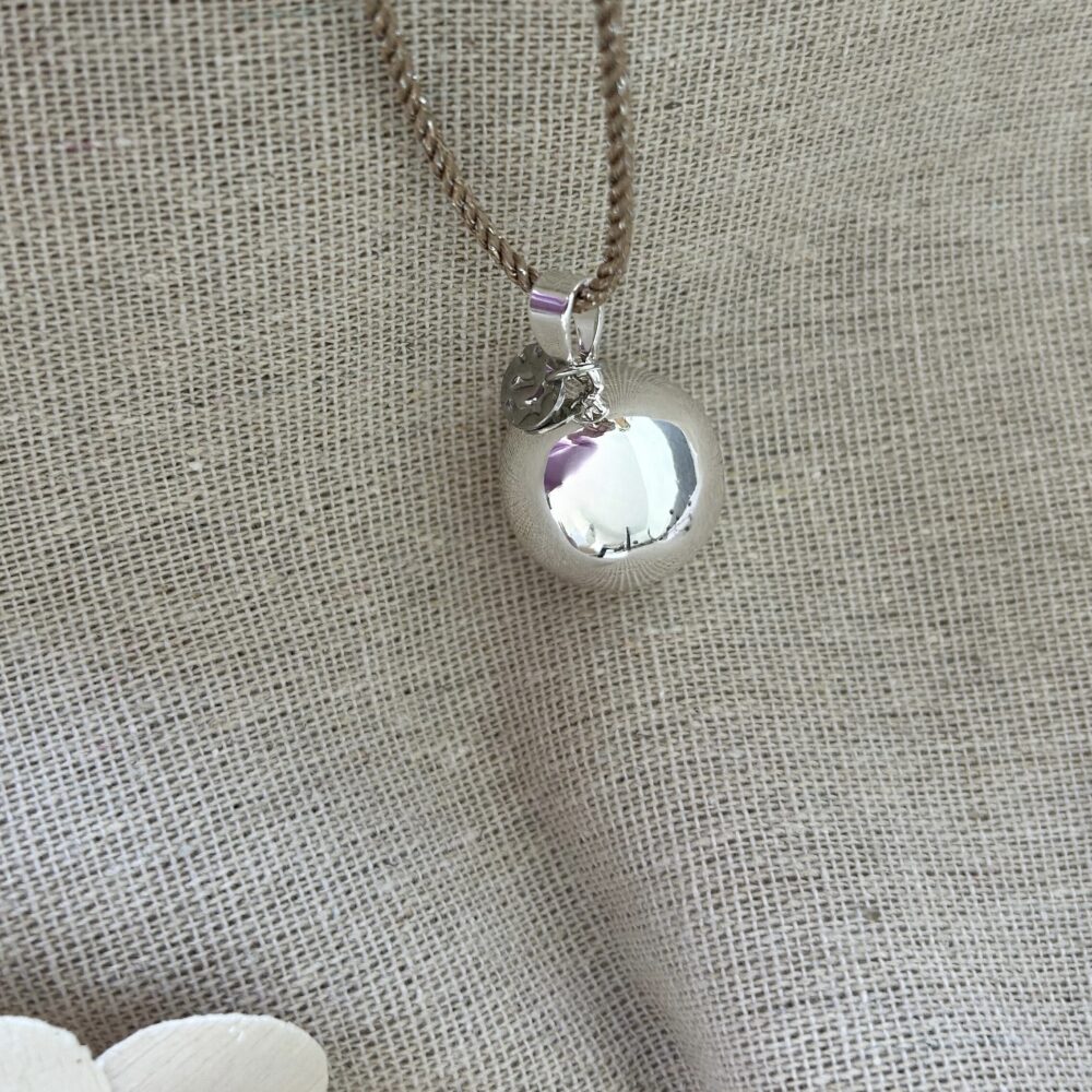 bola de grossesse en argent isolde cordon et médaille