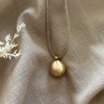 llamador de ángeles Alina con cordón dorado