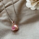 Dalia de oro rosa llamador de ángeles con cordón de oro