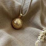 llamador de angeles de oro Maïa con cordon