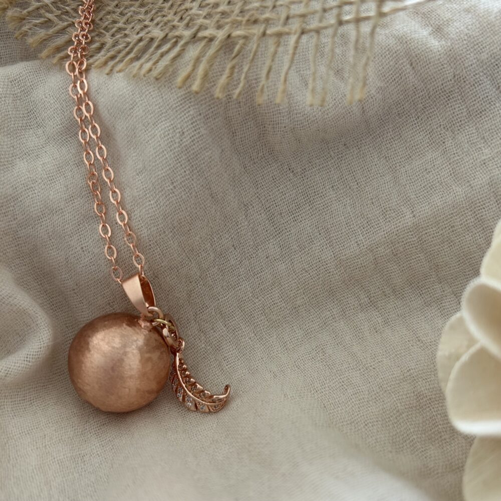 bola de grossesse or rose breloque lune