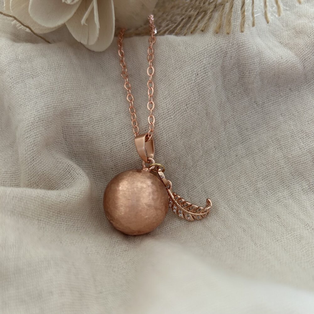 bola de grossesse or rose breloque lune