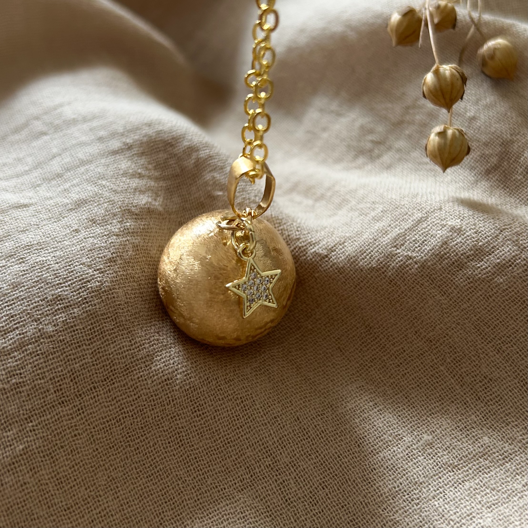 Bola de grossesse or Jada